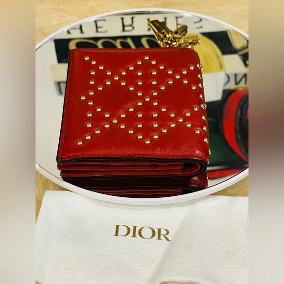 π₯ CHRISTIAN DIOR STUD BIFOLDD COMPACT WALLET w/Dust Bag - Picture 9 of 11